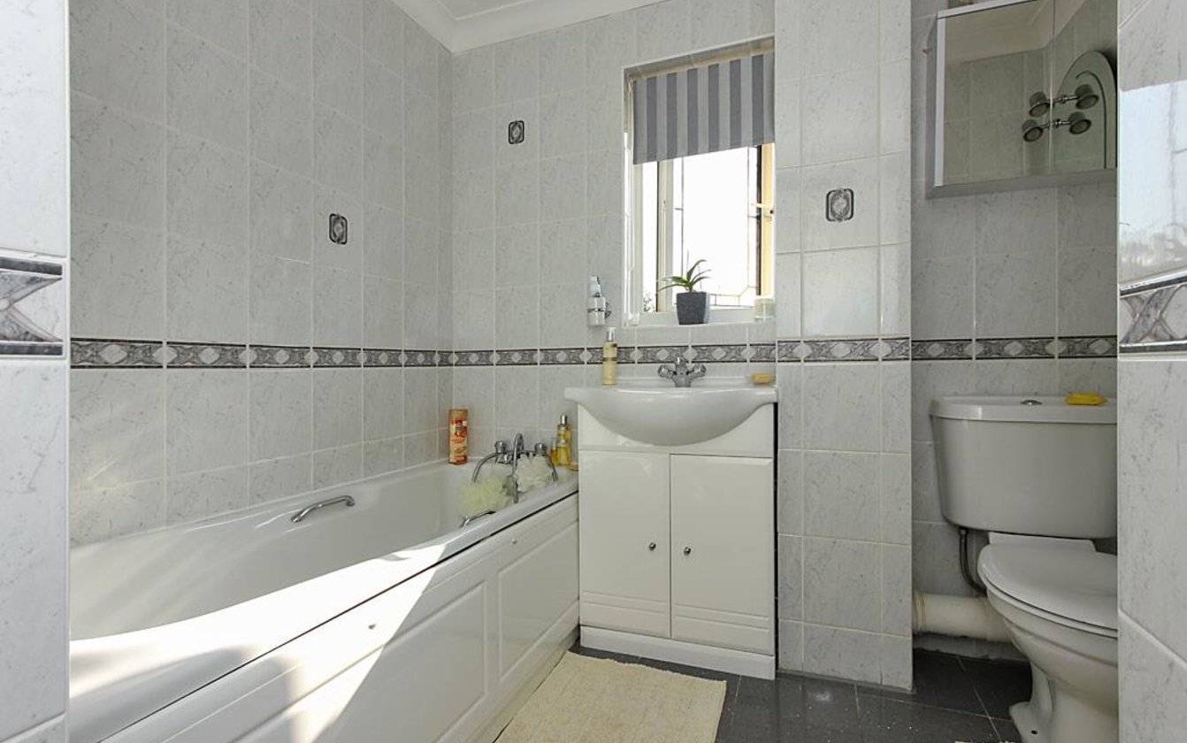 Fallowfield, Sittingbourne, Kent, ME10, 655, image-6 - Quealy & Co