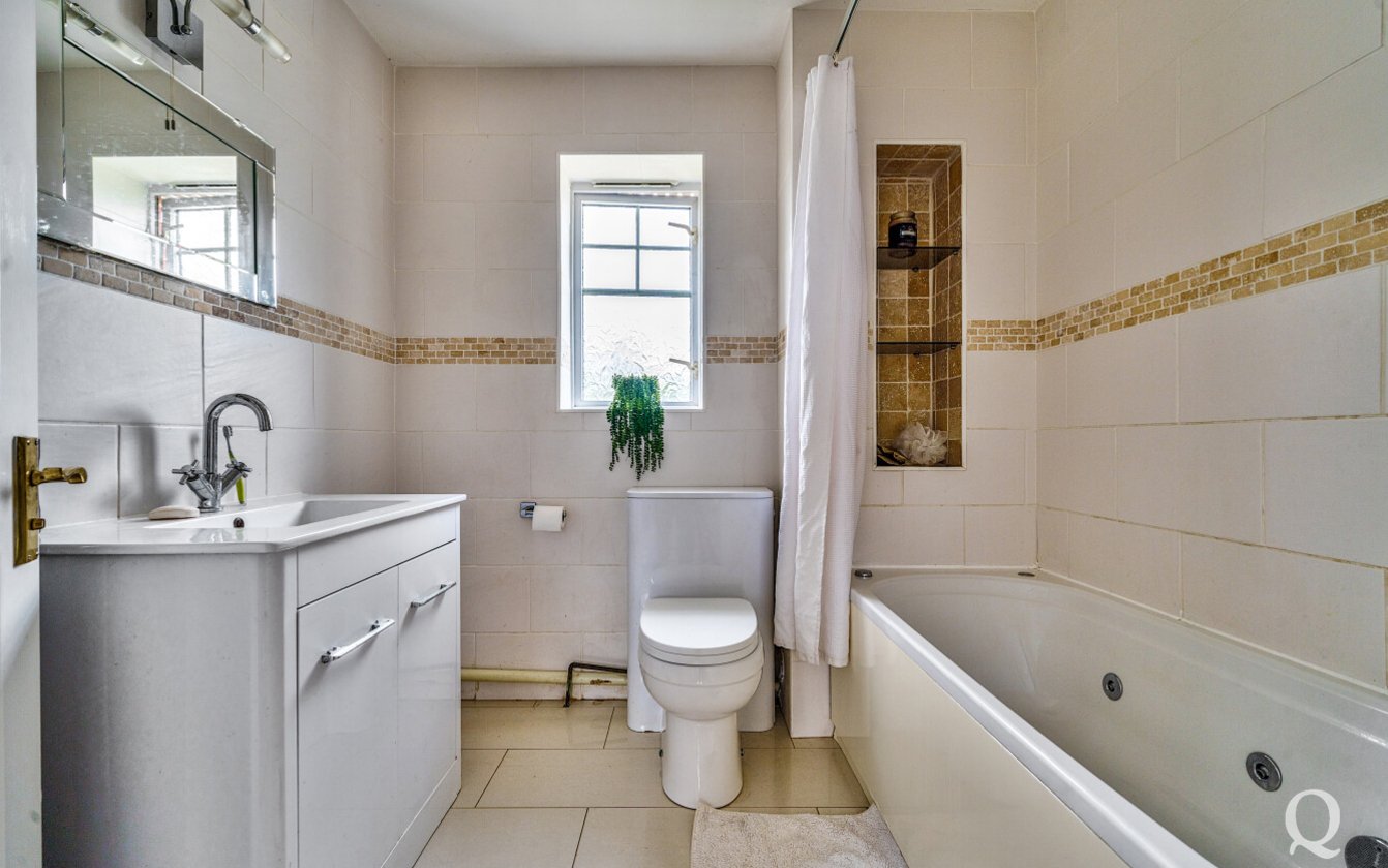 Wyvern Close, Milton Regis, Sittingbourne, Kent, ME10, 6552, image-17 - Quealy & Co