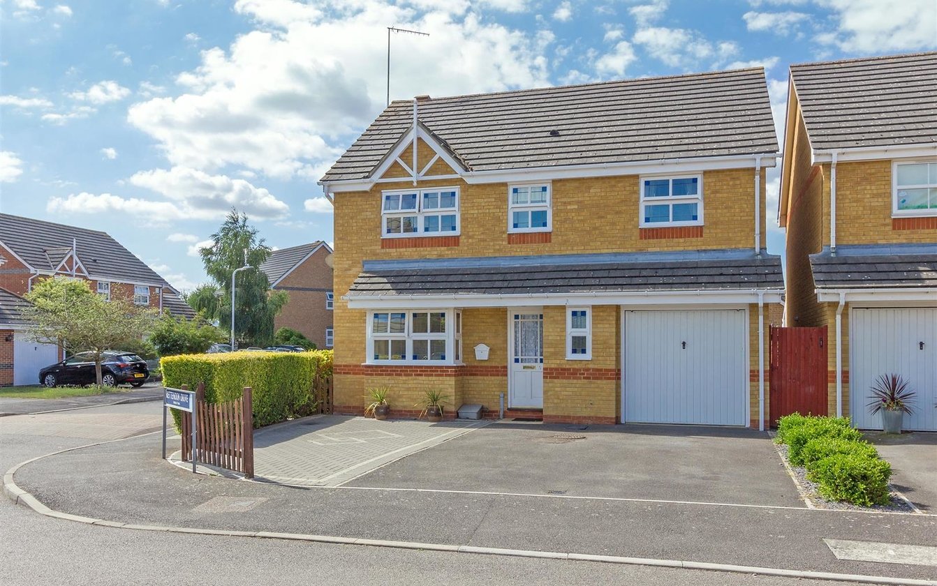 Rettendon Drive, Milton Regis, Sittingbourne, Kent, ME10, 663, image-17 - Quealy & Co