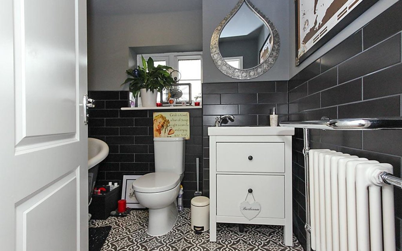 3 Bedroom house for sale in Holly Blue Drive, Iwade, Sittingbourne