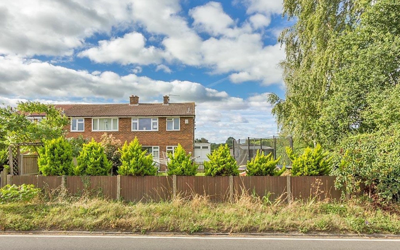 3 Bedroom house for sale in London Road, Newington, Sittingbourne, Kent