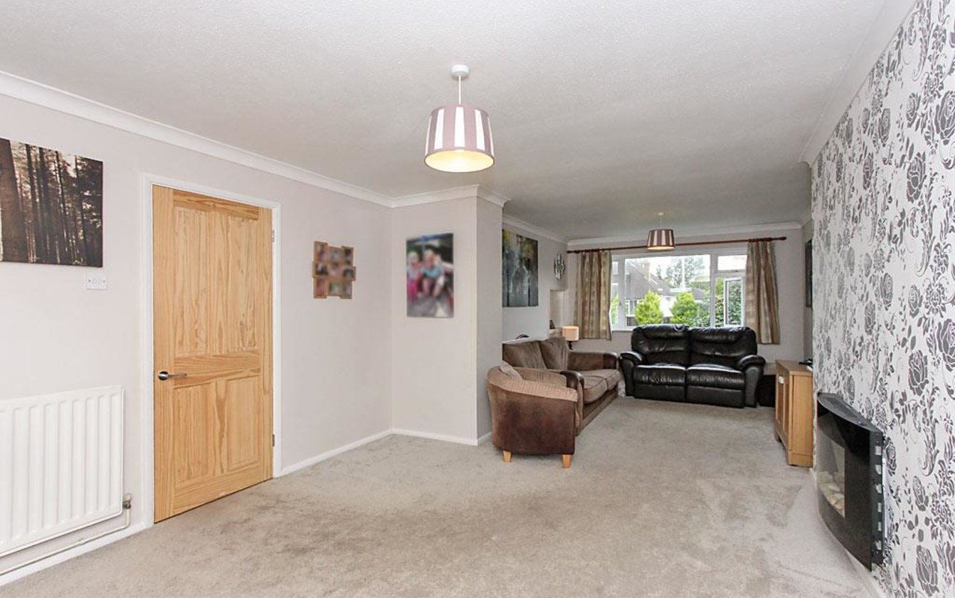 3 Bedroom house for sale in London Road, Newington, Sittingbourne, Kent