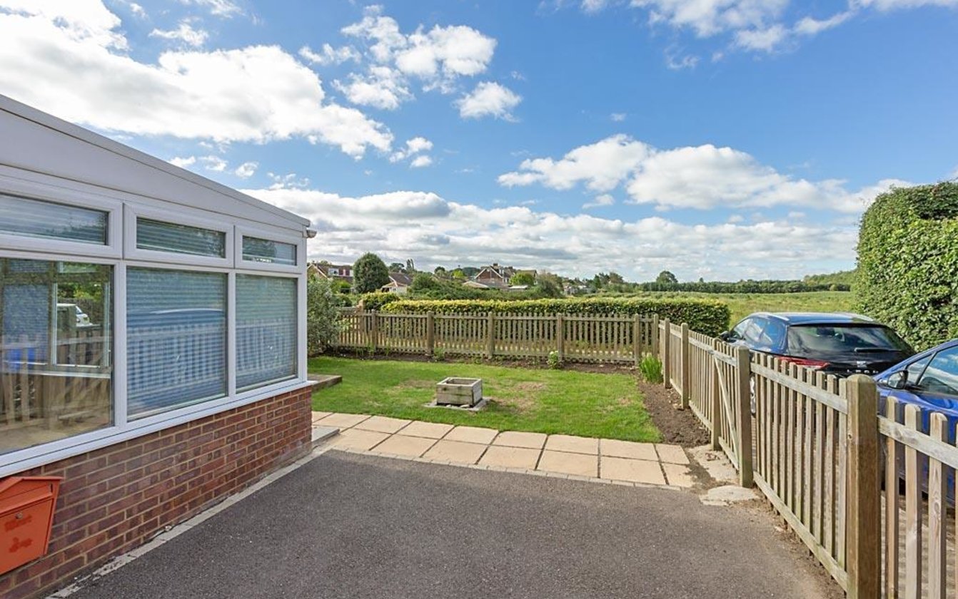 3 Bedroom house for sale in London Road, Newington, Sittingbourne, Kent