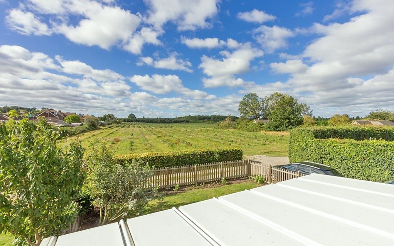 3 Bedroom house for sale in London Road, Newington, Sittingbourne, Kent