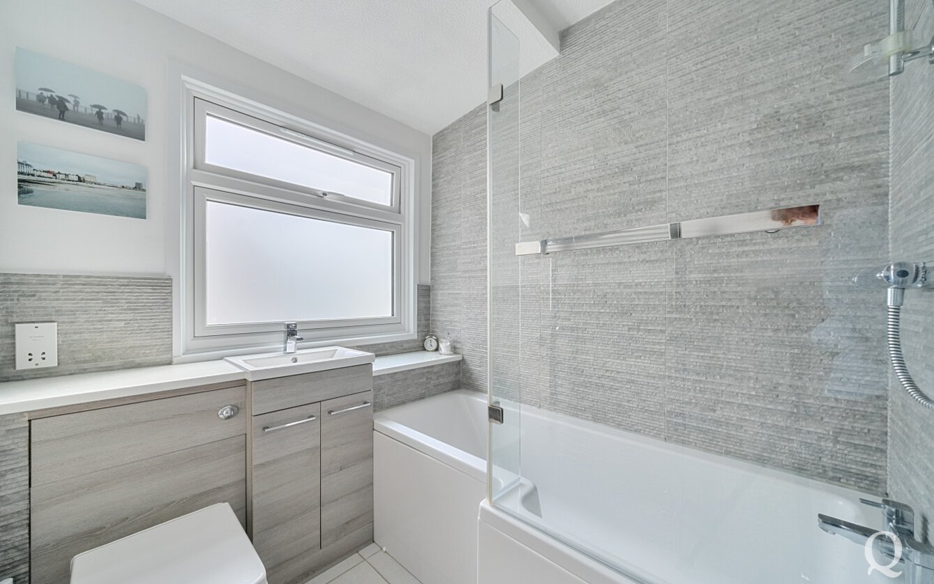 Park Drive, Sittingbourne, Kent, ME10, 6891, image-5 - Quealy & Co