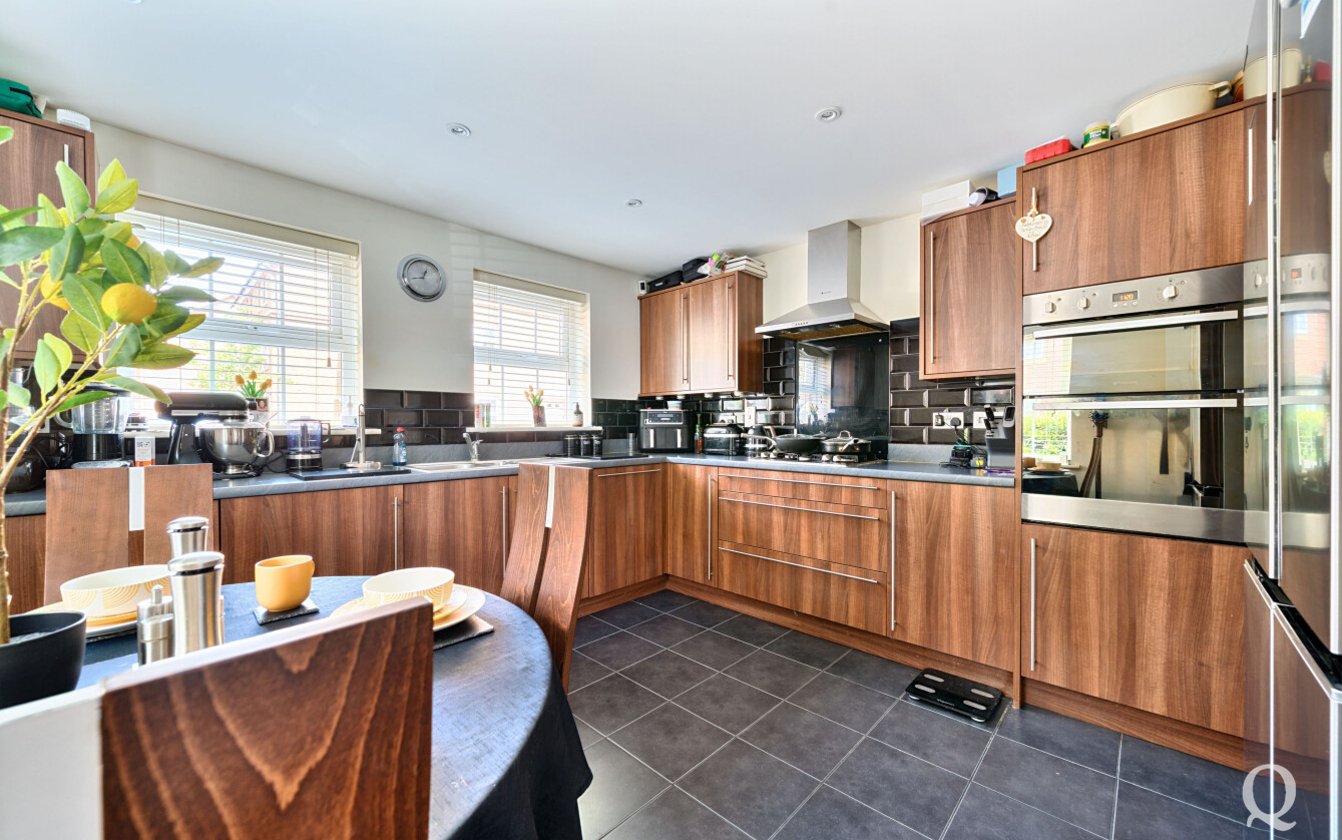 Easton Drive, Sittingbourne, Kent, ME10, 6898, image-4 - Quealy & Co