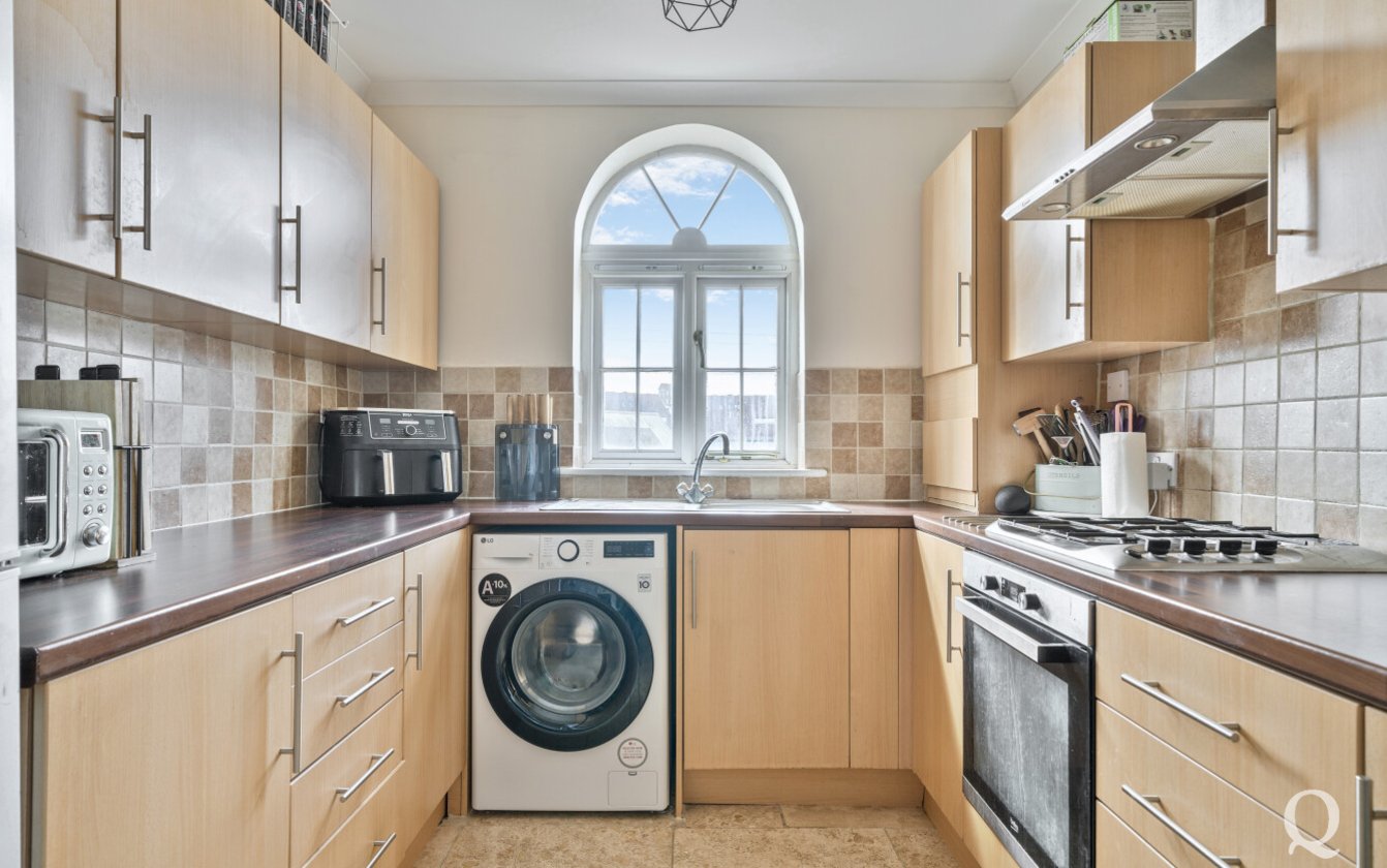 Crown Road, Sittingbourne, Kent, ME10, 7030, image-14 - Quealy & Co