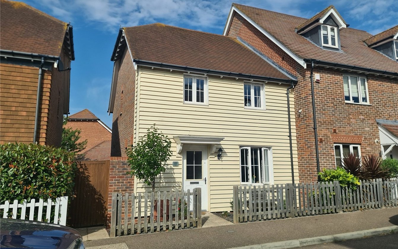 Holly Blue Drive, Iwade, Sittingbourne, Kent, ME9, 7119, image-1 - Quealy & Co