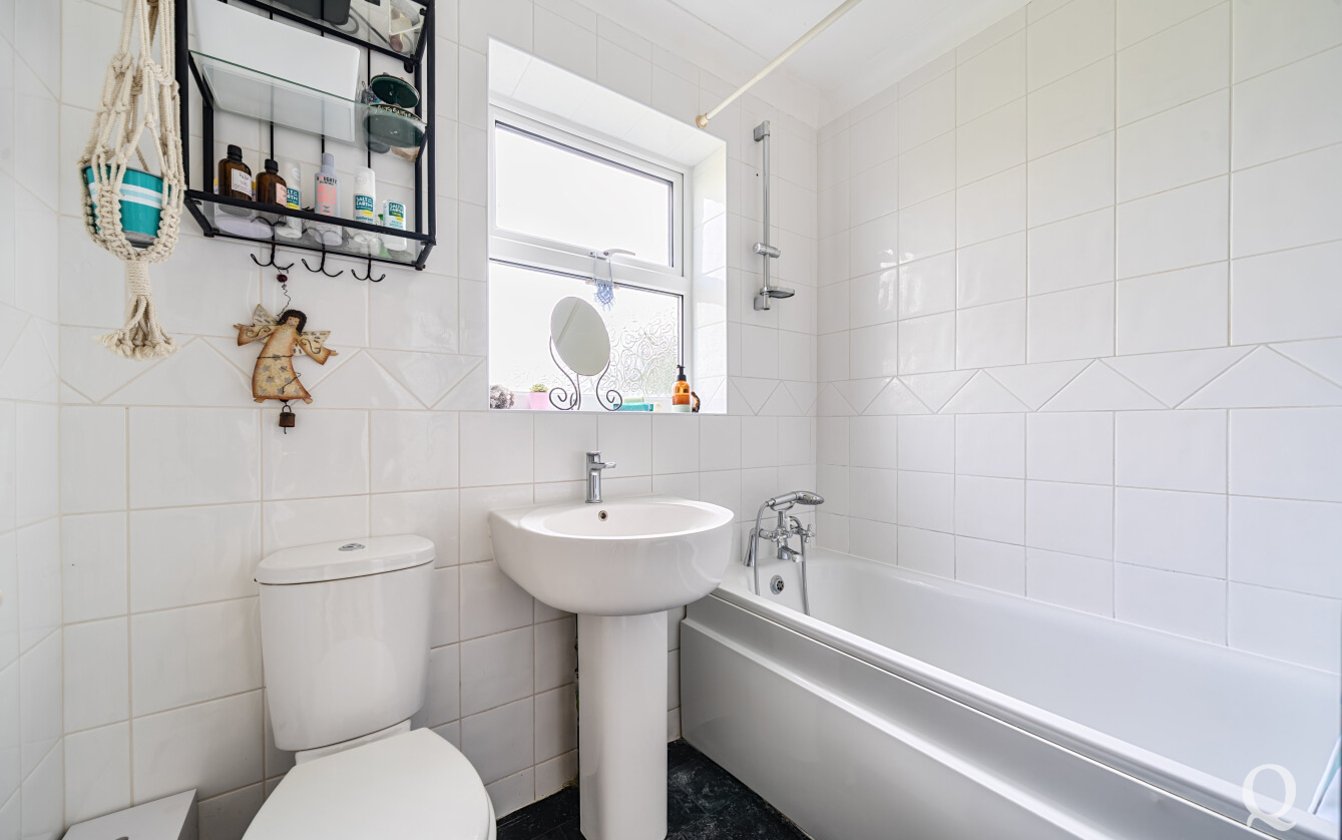 Middletune Avenue, Sittingbourne, Kent, ME10, 7162, image-18 - Quealy & Co