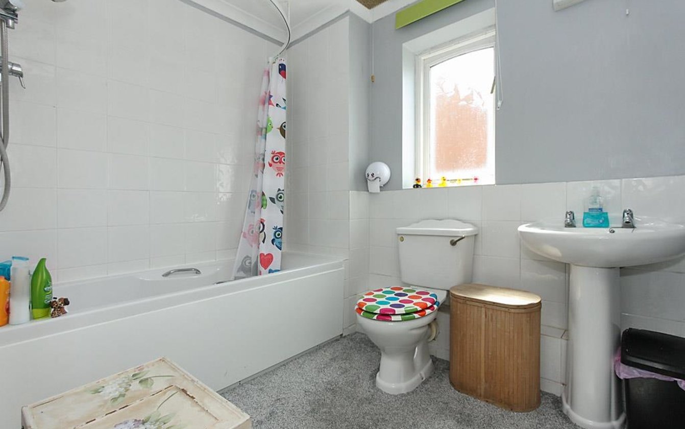 Anne Boleyn Close, Eastchurch, Sheerness, Kent, ME12, 730, image-11 - Quealy & Co
