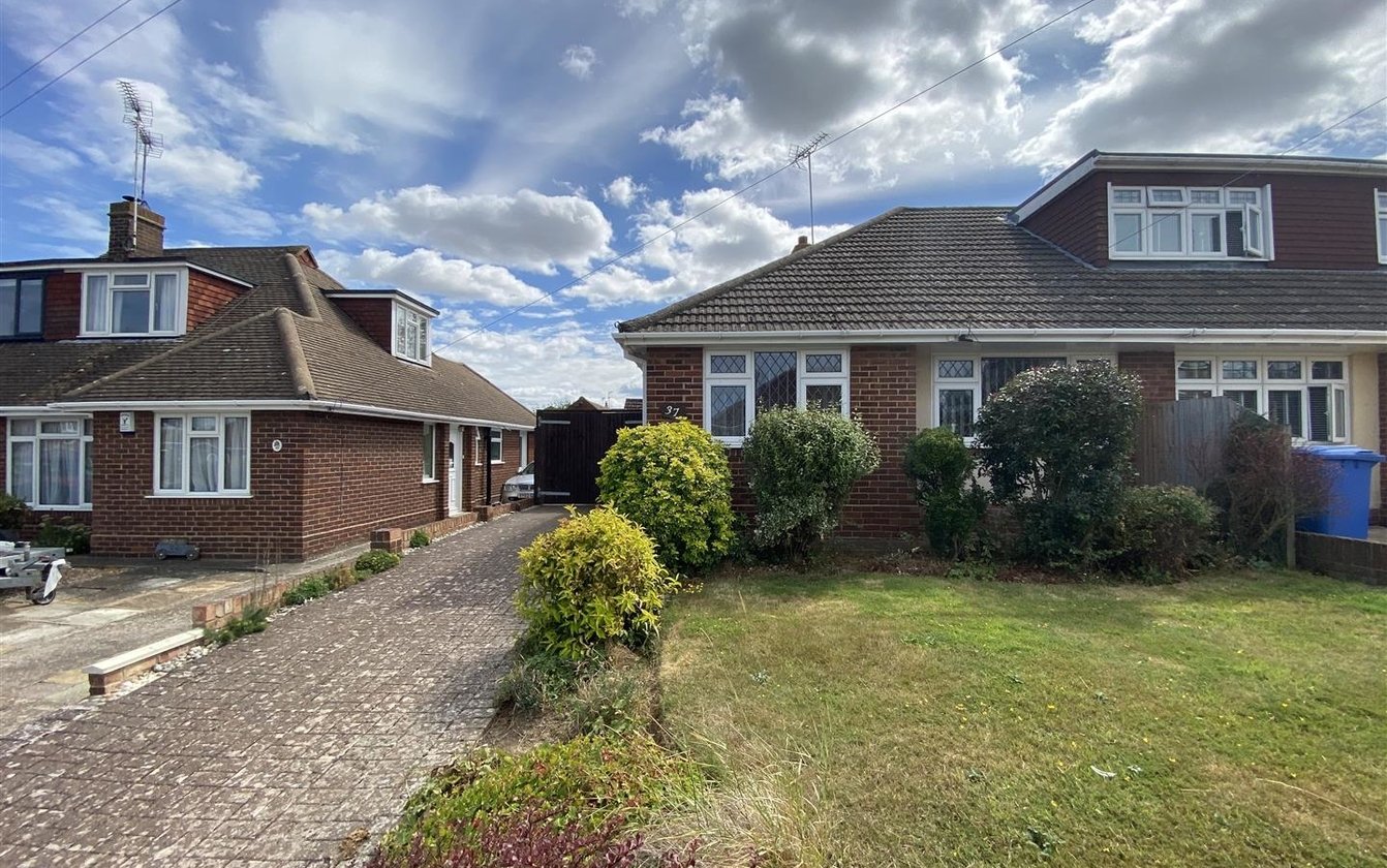 2 Bedroom bungalow for sale in Sterling Road, Sittingbourne, Kent, ME10 Quealy & Co