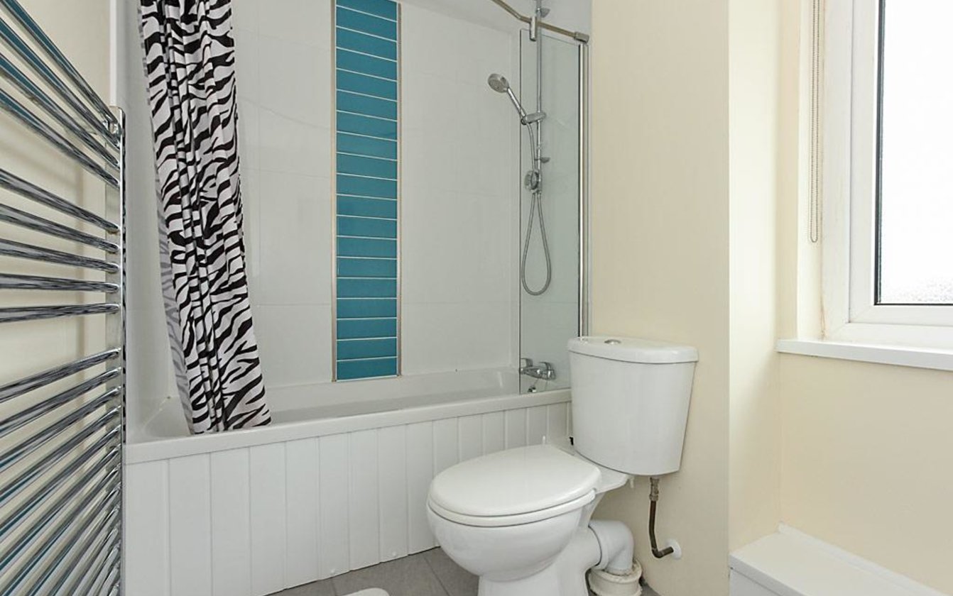 Manor Grove, Sittingbourne, Kent, ME10, 744, image-6 - Quealy & Co