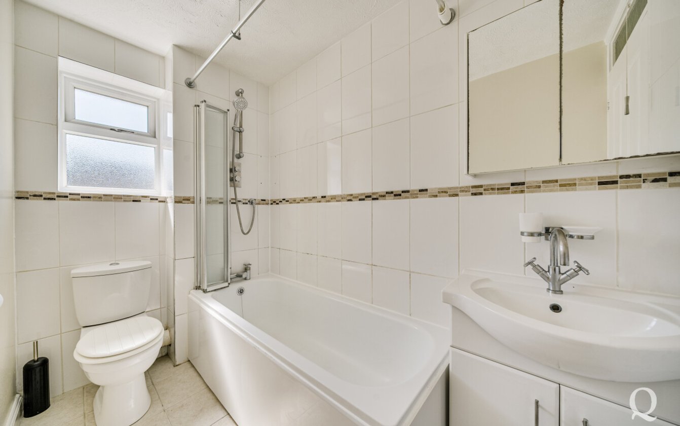 Beauvoir Drive, Kemsley, Sittingbourne, Kent, ME10, 7516, image-6 - Quealy & Co