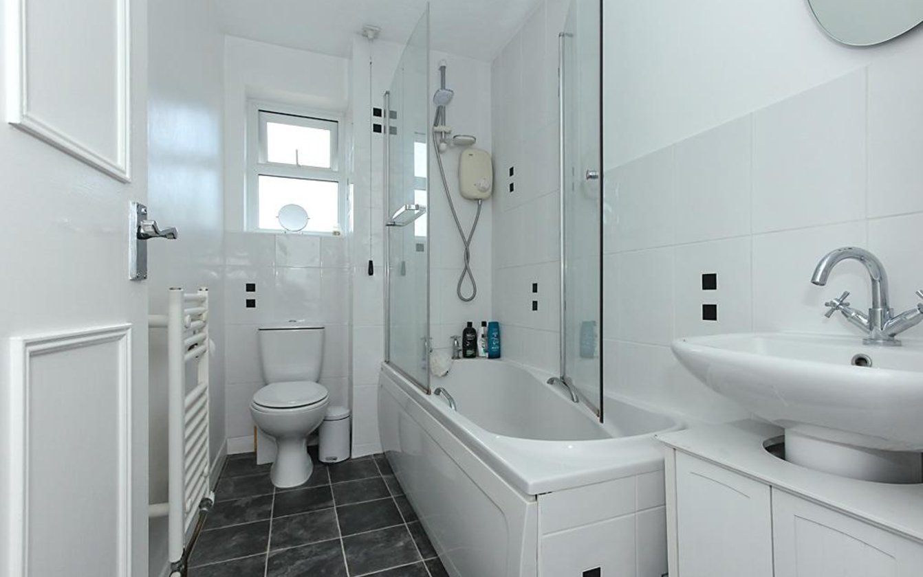 Beauvoir Drive, Kemsley, Sittingbourne, Kent, ME10, 776, image-8 - Quealy & Co