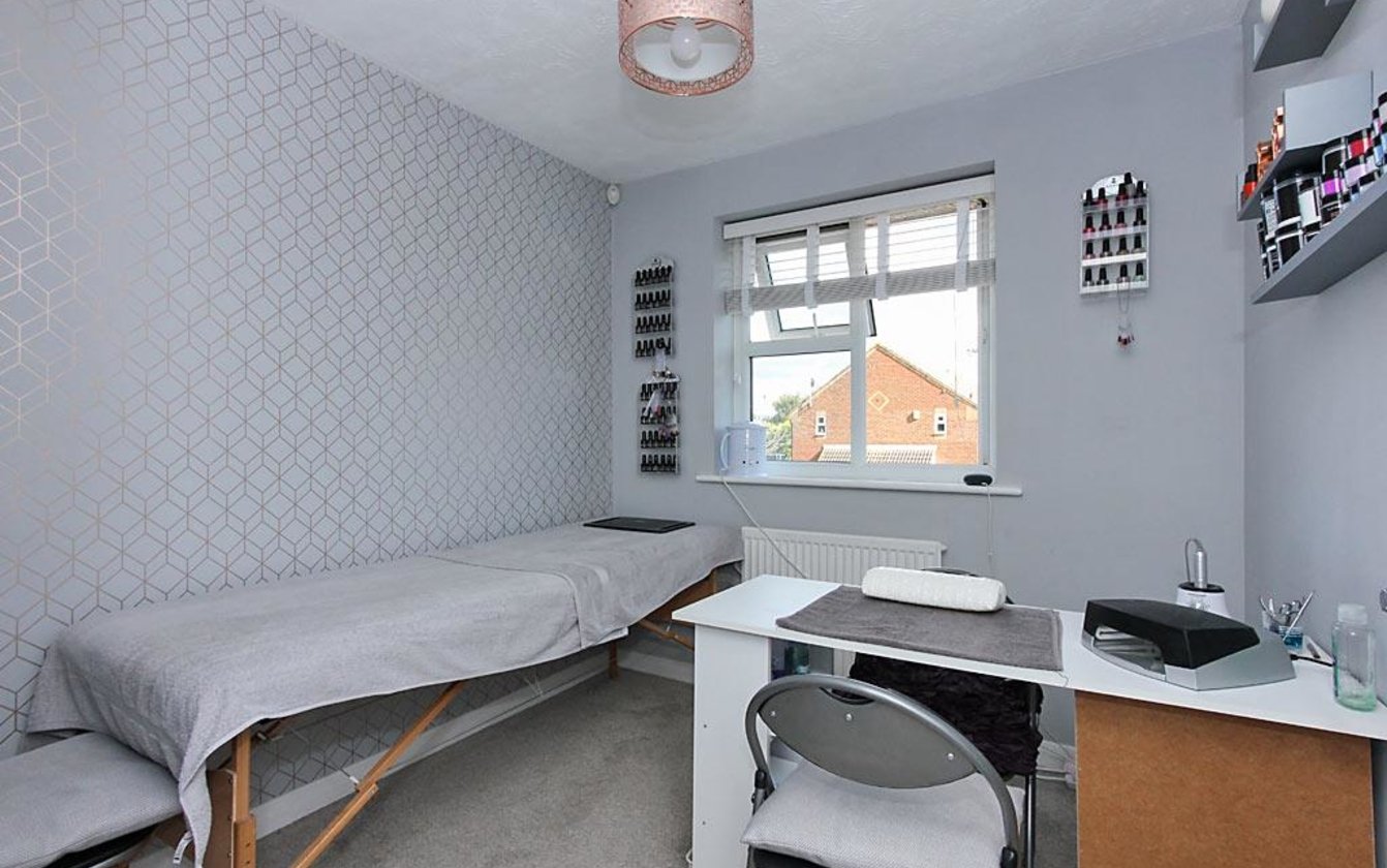 Beauvoir Drive, Kemsley, Sittingbourne, Kent, ME10, 776, image-9 - Quealy & Co