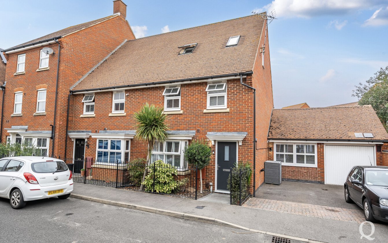 Carnation Crescent, Sittingbourne, Kent, ME10, 7784, image-1 - Quealy & Co