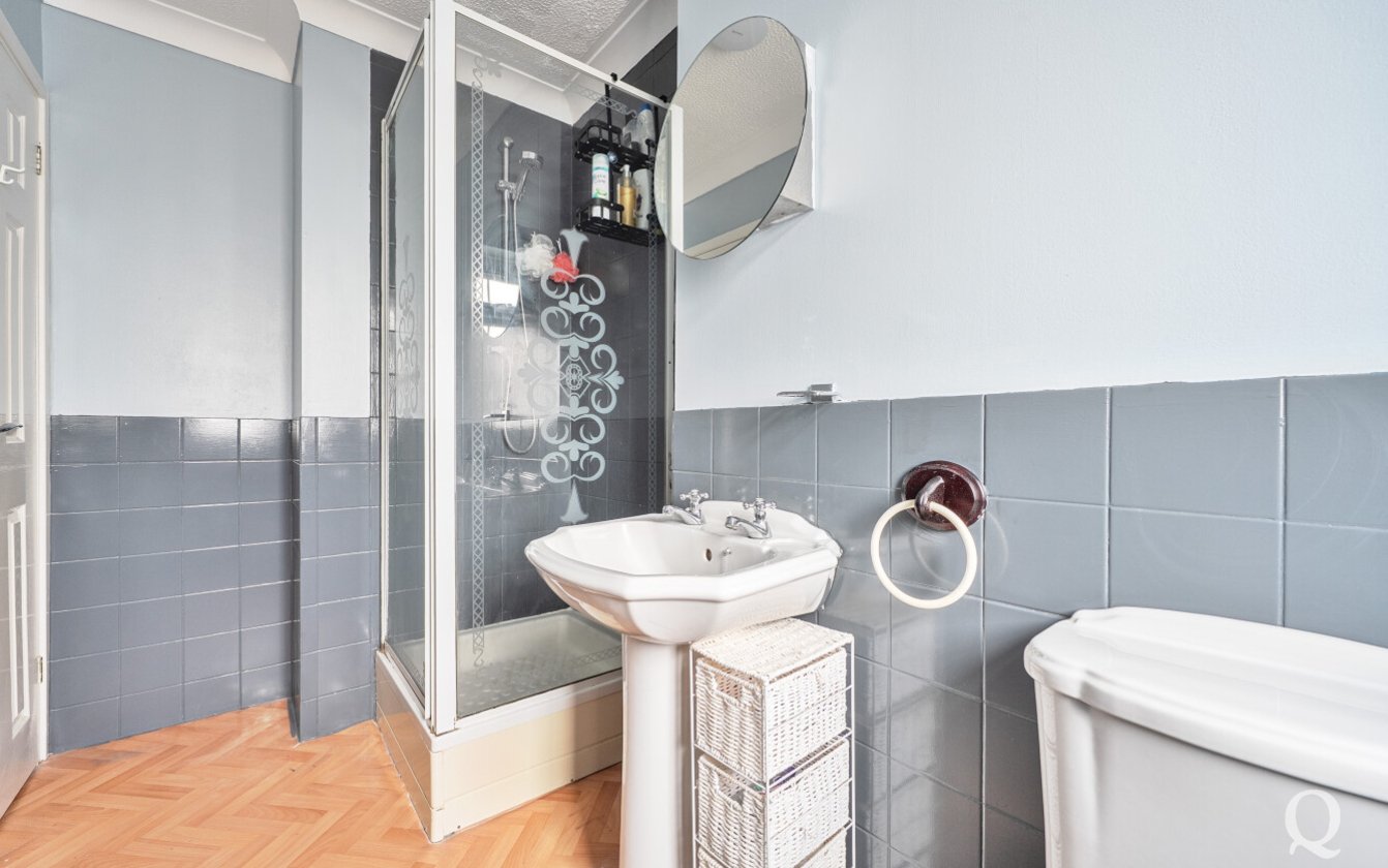 Yeates Drive, Sittingbourne, Kent, ME10, 7808, image-8 - Quealy & Co