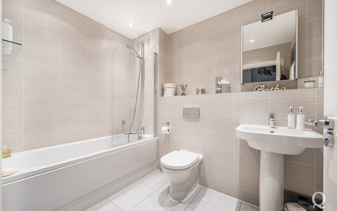 Blaxland Grange, Newington, Sittingbourne, Kent, ME9, 7828, image-5 - Quealy & Co