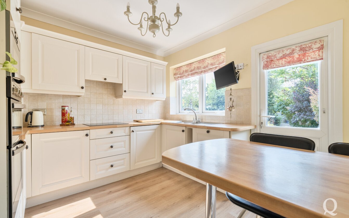 Park Road, Sittingbourne, Kent, ME10, 7856, image-2 - Quealy & Co