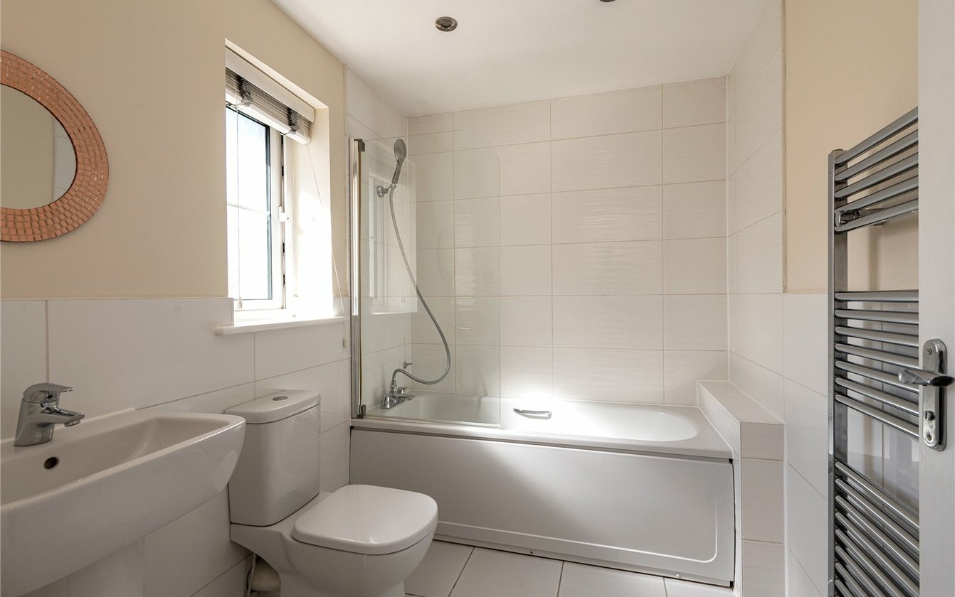 Wyvern Close, Milton Regis, Sittingbourne, Kent, ME10, 7943, image-9 - Quealy & Co