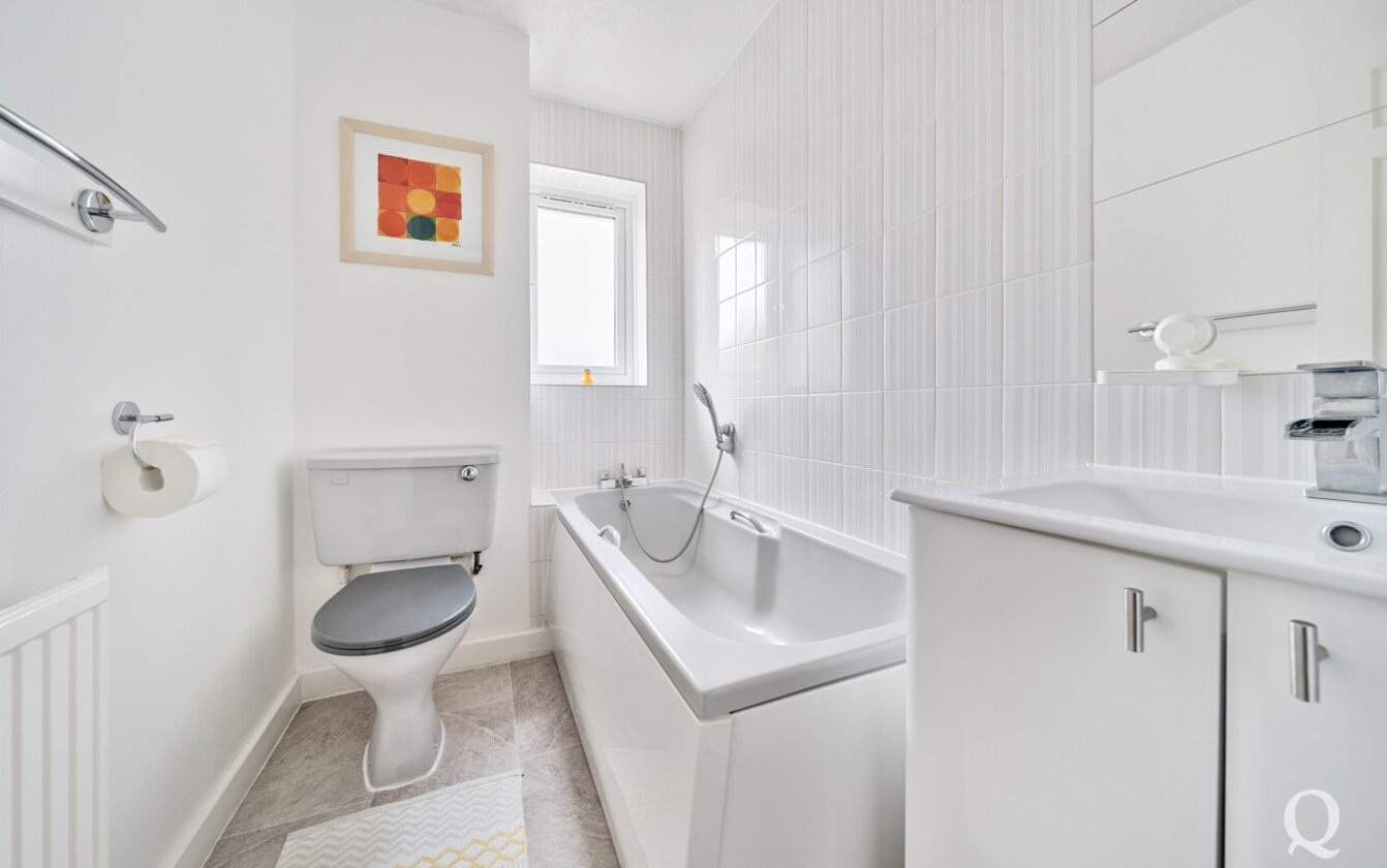 Vaughan Drive, Kemsley, Sittingbourne, Kent, ME10, 7949, image-6 - Quealy & Co