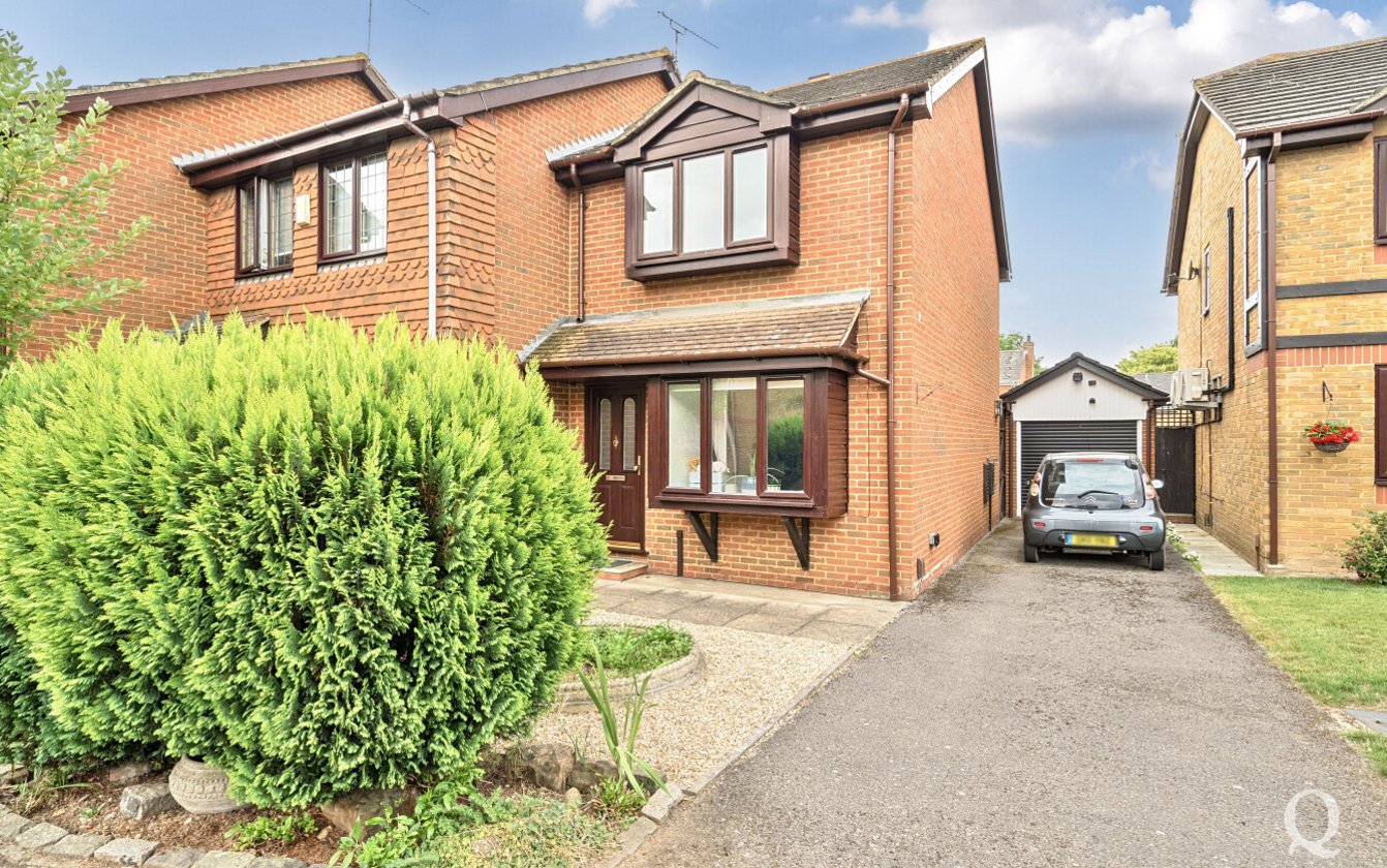 Vaughan Drive, Kemsley, Sittingbourne, Kent, ME10, 7949, image-1 - Quealy & Co