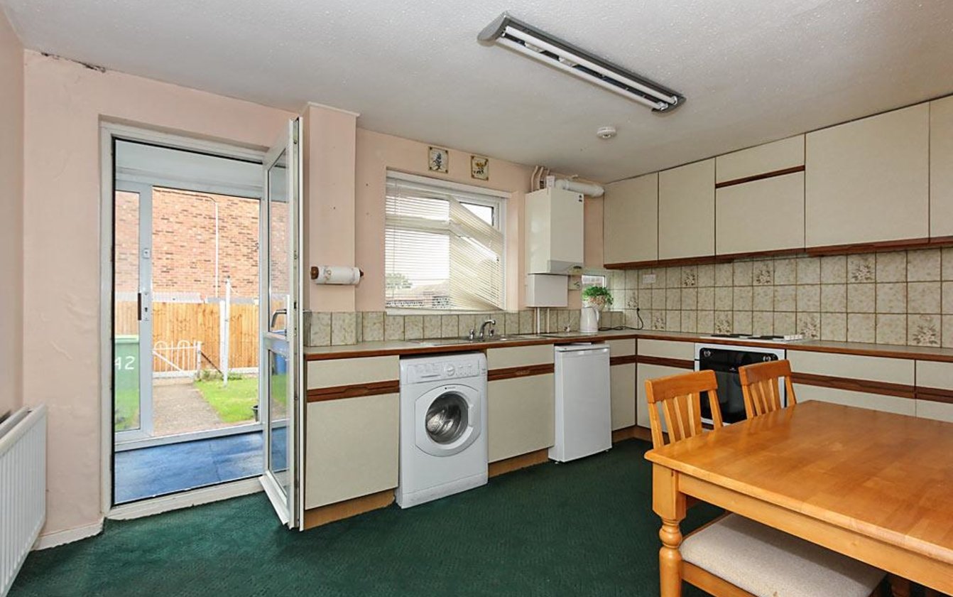 2 Bedroom house for sale in Pear Tree Walk, Newington, Sittingbourne ...