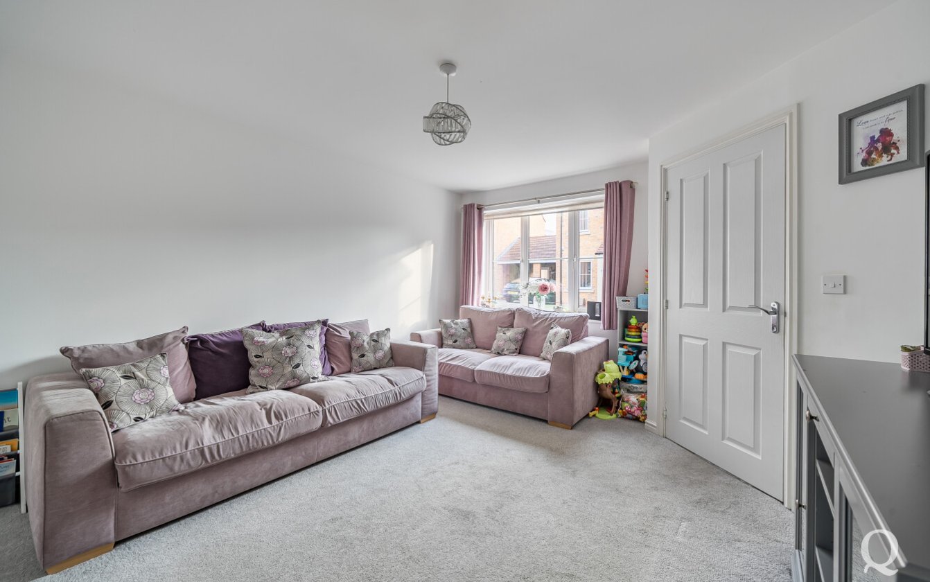 Grass Emerald Crescent, Iwade, Sittingbourne, Kent, ME9, 7974, image-12 - Quealy & Co