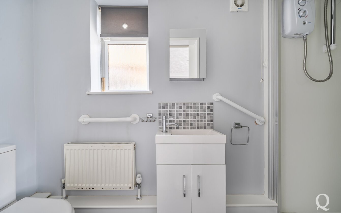 Larkfield Avenue, Sittingbourne, Kent, ME10, 7994, image-8 - Quealy & Co