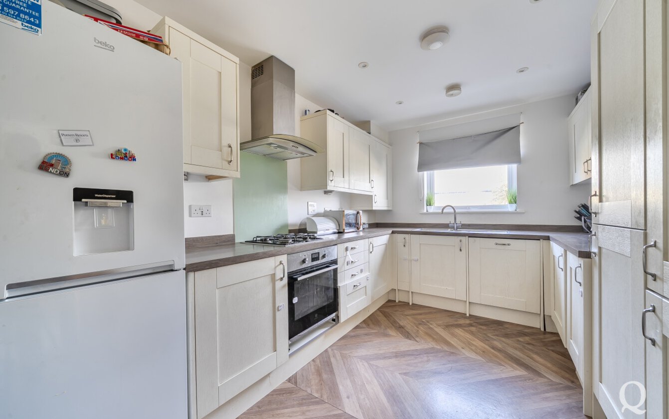 Mars Close, Milton Regis, Sittingbourne, Kent, ME10, 8393, image-19 - Quealy & Co