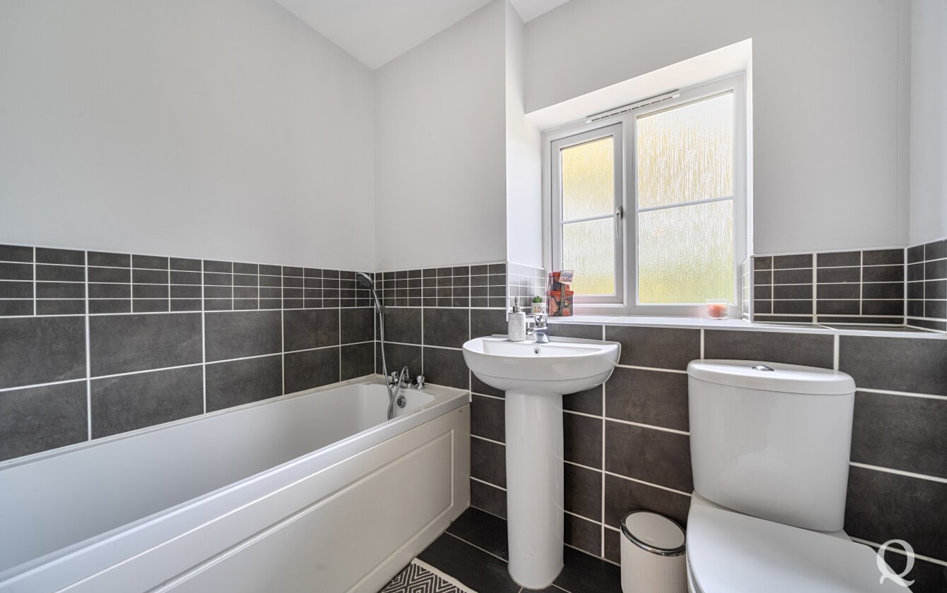 Hargraves Road, Sittingbourne, Kent, ME10, 8440, image-7 - Quealy & Co