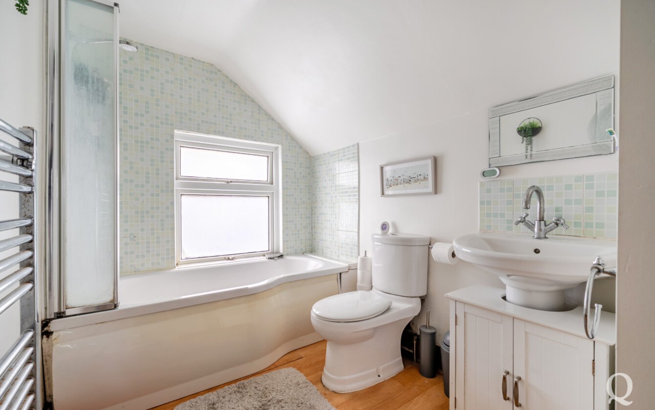 Frognal Lane, Sittingbourne, Kent, ME9, 9303, image-6 - Quealy & Co