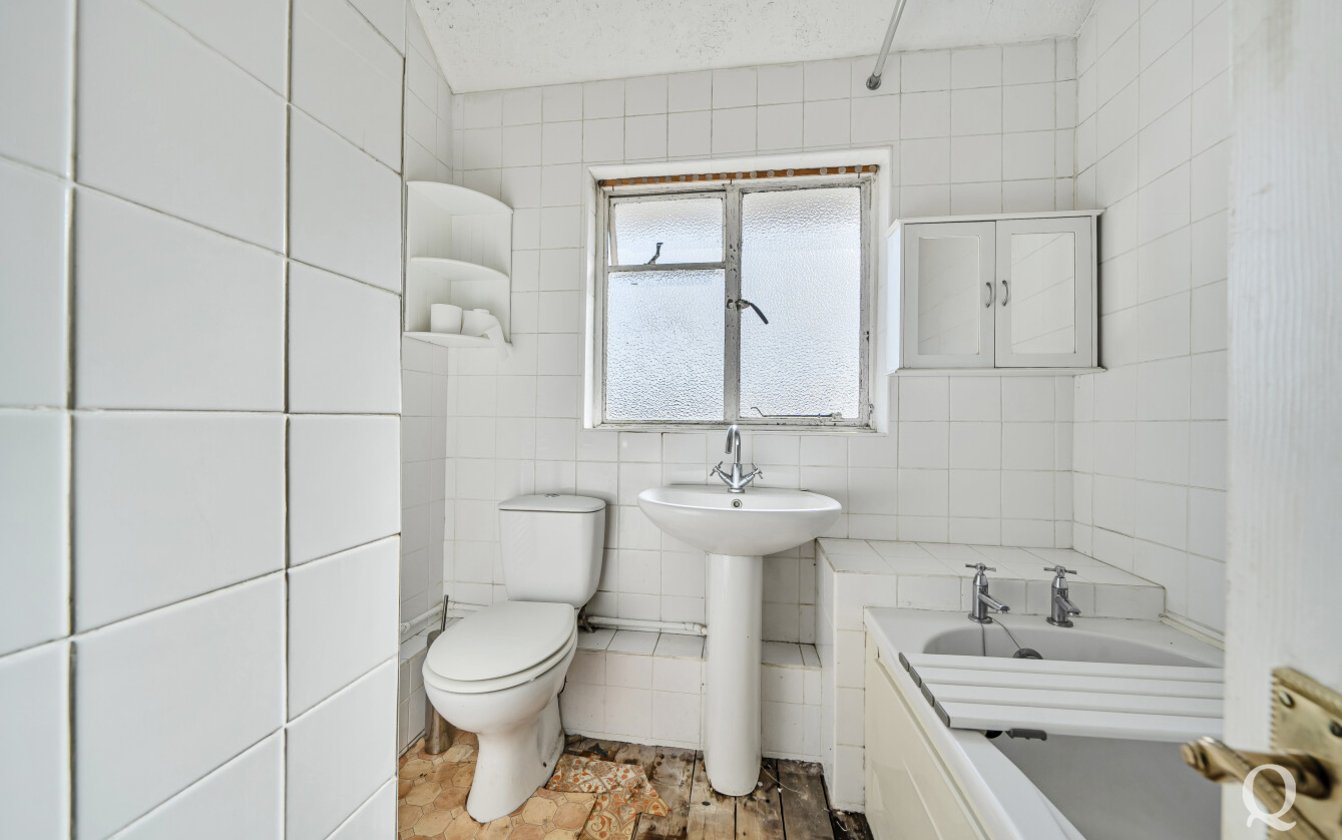 Langley Road, Sittingbourne, Kent, ME10, 9377, image-5 - Quealy & Co