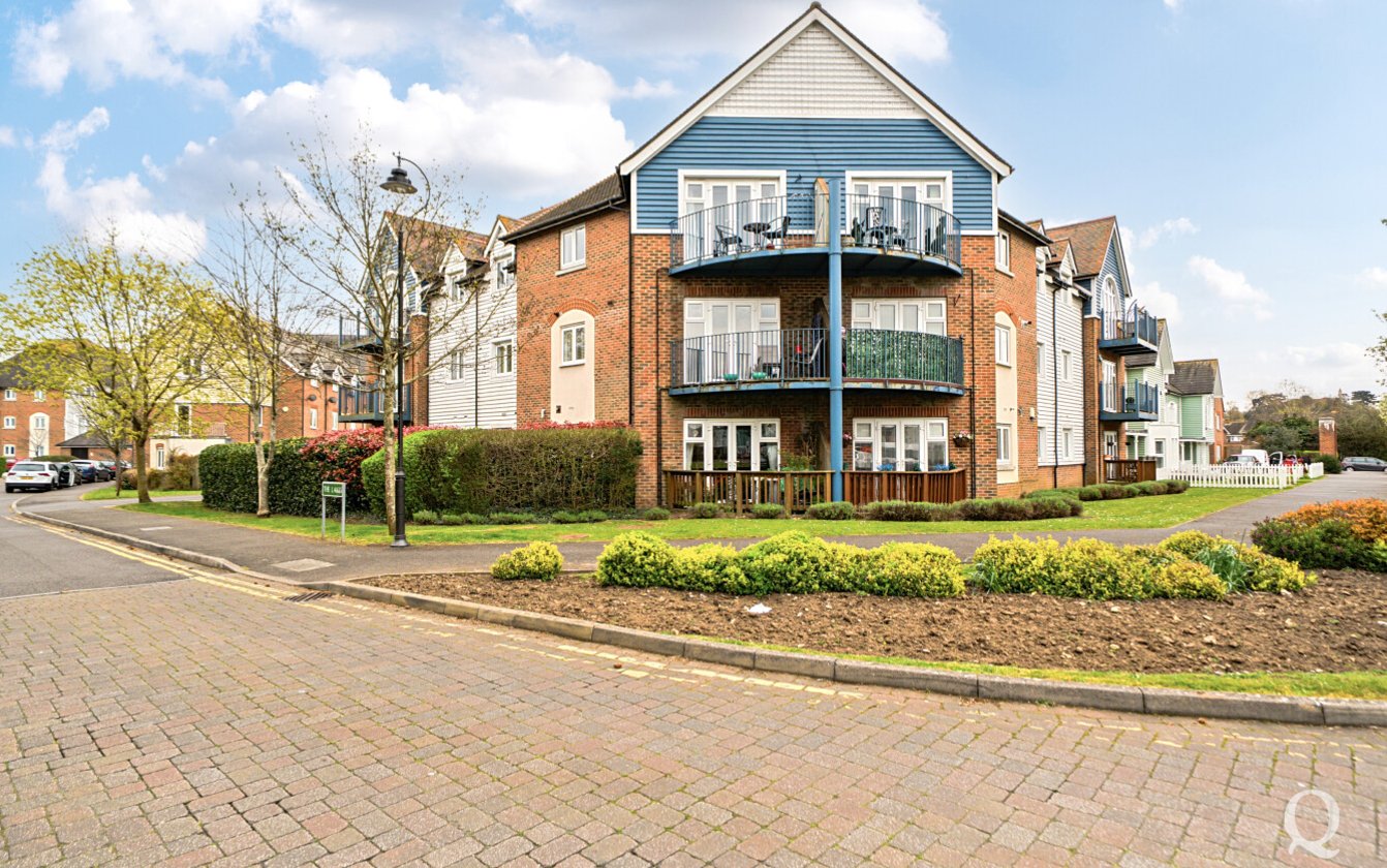 The Lakes, Larkfield, Aylesford, Kent, ME20, 9962, image-17 - Quealy & Co