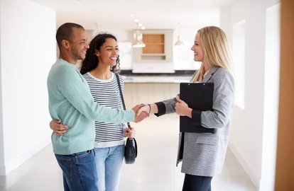 Associate Sales Broker - Quealy & Co