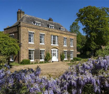 Bombs, Battles and Royal Footsteps: The Story of a Truly Extraordinary Kent Home - Quealy & Co