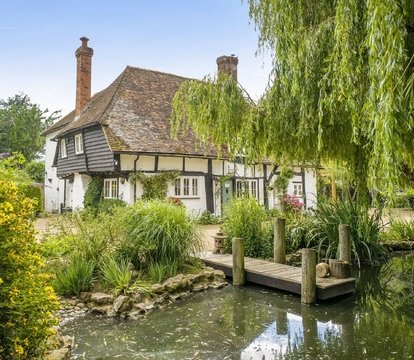 What You Need to Know About Selling Your Home in Summer - Quealy & Co