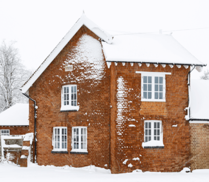 How To Avoid And Treat Frozen Pipes This Winter - Quealy & Co