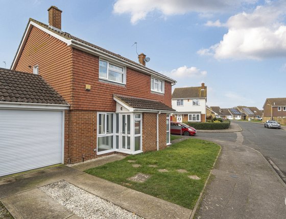 Volante Drive, Sittingbourne, Kent, ME10, 10140 - Quealy & Co