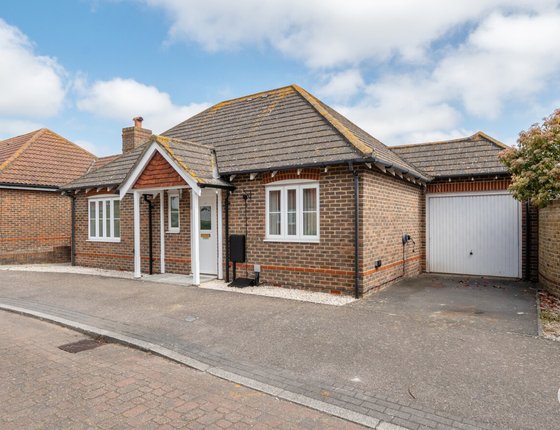 Sharfleet Crescent, Iwade, Sittingbourne, Kent, ME9, 10590 - Quealy & Co