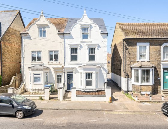 Park Road, Sittingbourne, Kent, ME10, 10643 - Quealy & Co