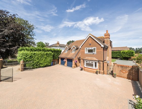 Horsham Lane, Rainham, Gillingham, Kent, ME8, 11453 - Quealy & Co