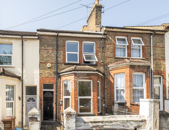 Lumsden Terrace, Chatham, Kent, ME4, 11462 - Quealy & Co