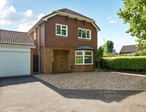 Cheyne Close, Kemsley, Sittingbourne, Kent, ME10, 17418 - Quealy & Co