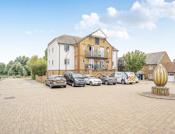 Mansfield Drive, Iwade, Sittingbourne, Kent, ME9, 17537 - Quealy & Co