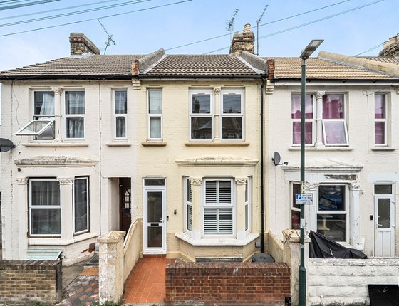 Balmoral Road, Gillingham, Kent, ME7, 17718 - Quealy & Co