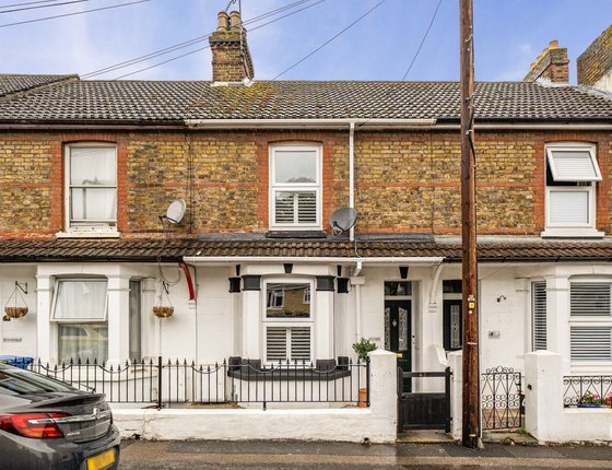 Ufton Lane, Sittingbourne, Kent, ME10, 17793 - Quealy & Co