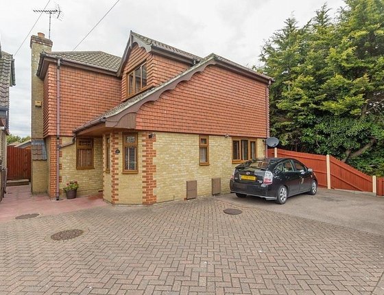 Station Road, Newington, Kent, ME9, 3656 - Quealy & Co