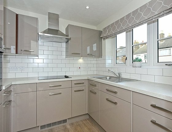 Canterbury Road, Sittingbourne, Kent, ME10, 5006 - Quealy & Co