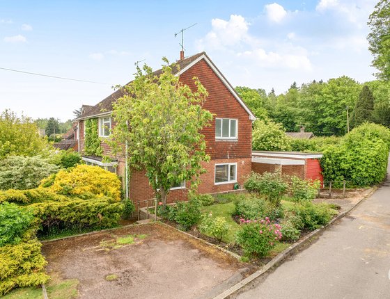 The Street, Newnham, Sittingbourne, Kent, ME9, 6048 - Quealy & Co